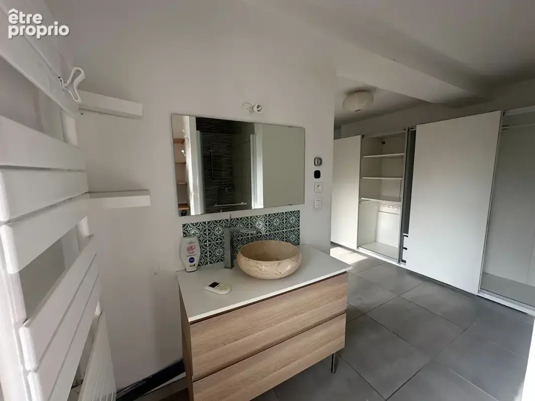 Vente Venelles centre LC Gestion vous propose  en exclusivité un appartement de type 2 de 63m² avec jardinet et abri. - photo 6