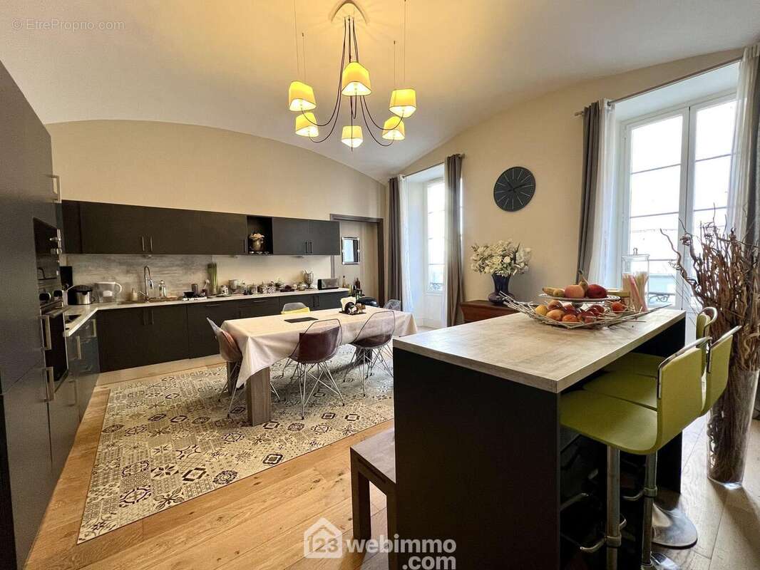 La cuisine est une vraie pièce de vie - Appartement à SAN-MARTINO-DI-LOTA