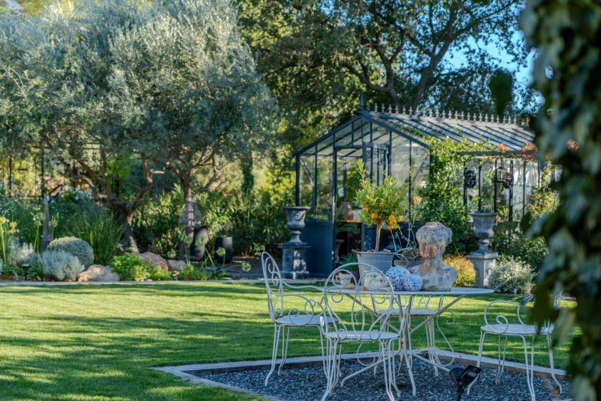 Rare domaine de charme d exception et ses jardins remarquabl - photo 6