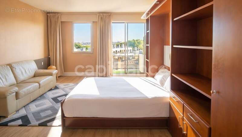 Appartement à PARIS-8E