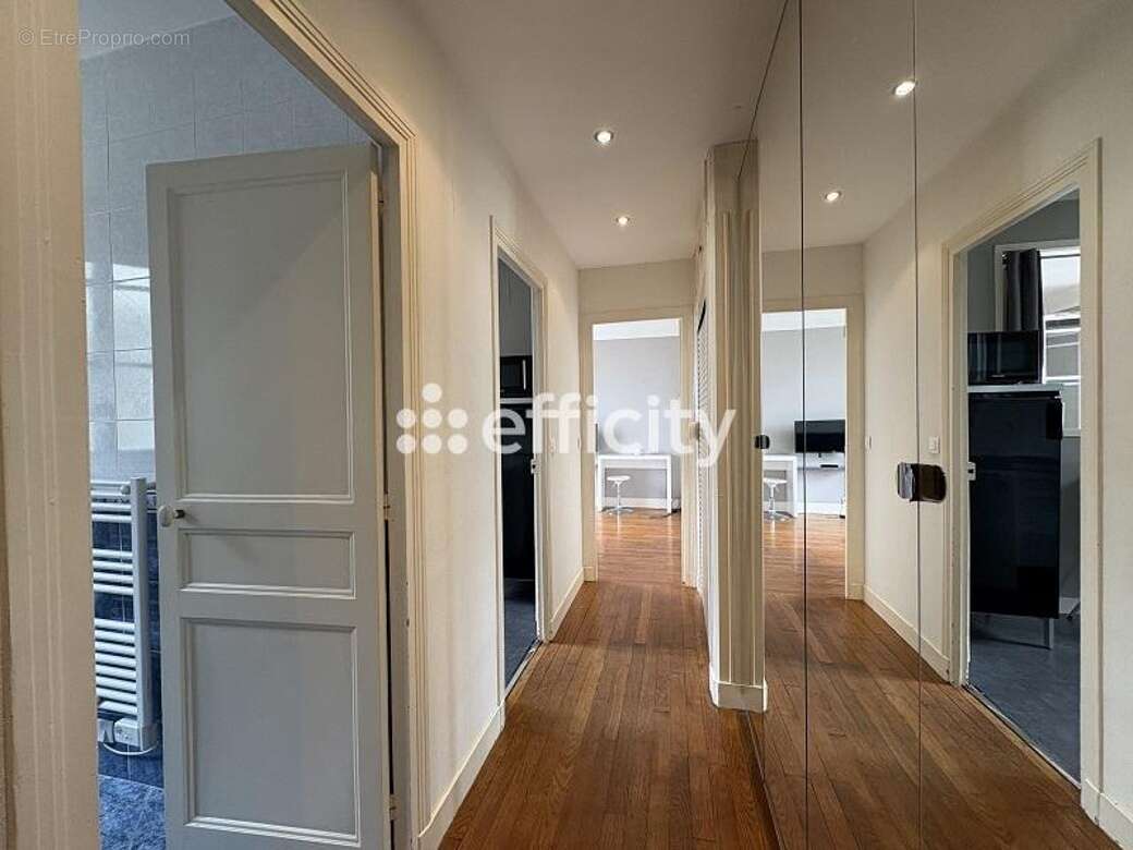 Appartement à COURBEVOIE