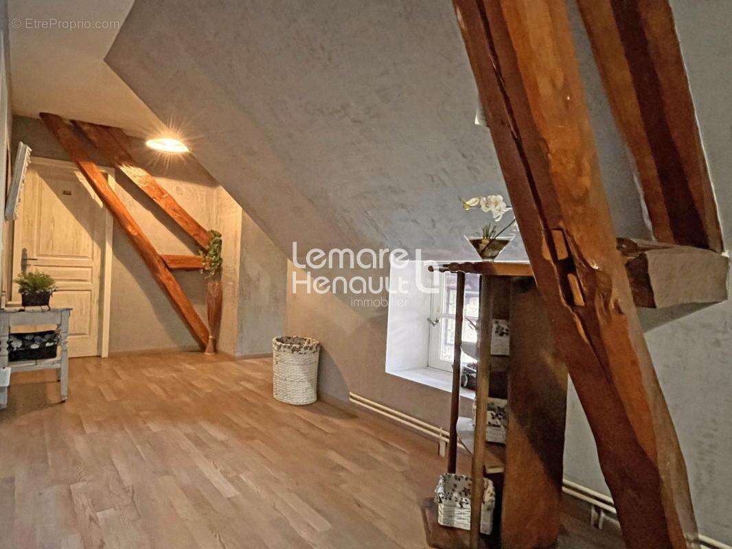Immeuble pour investisseurs et pro 8 chbres + 3 apparts - photo 8