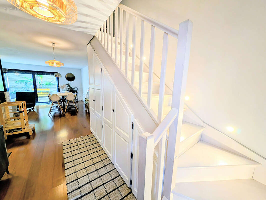 Maison à VILLENAVE-D&#039;ORNON