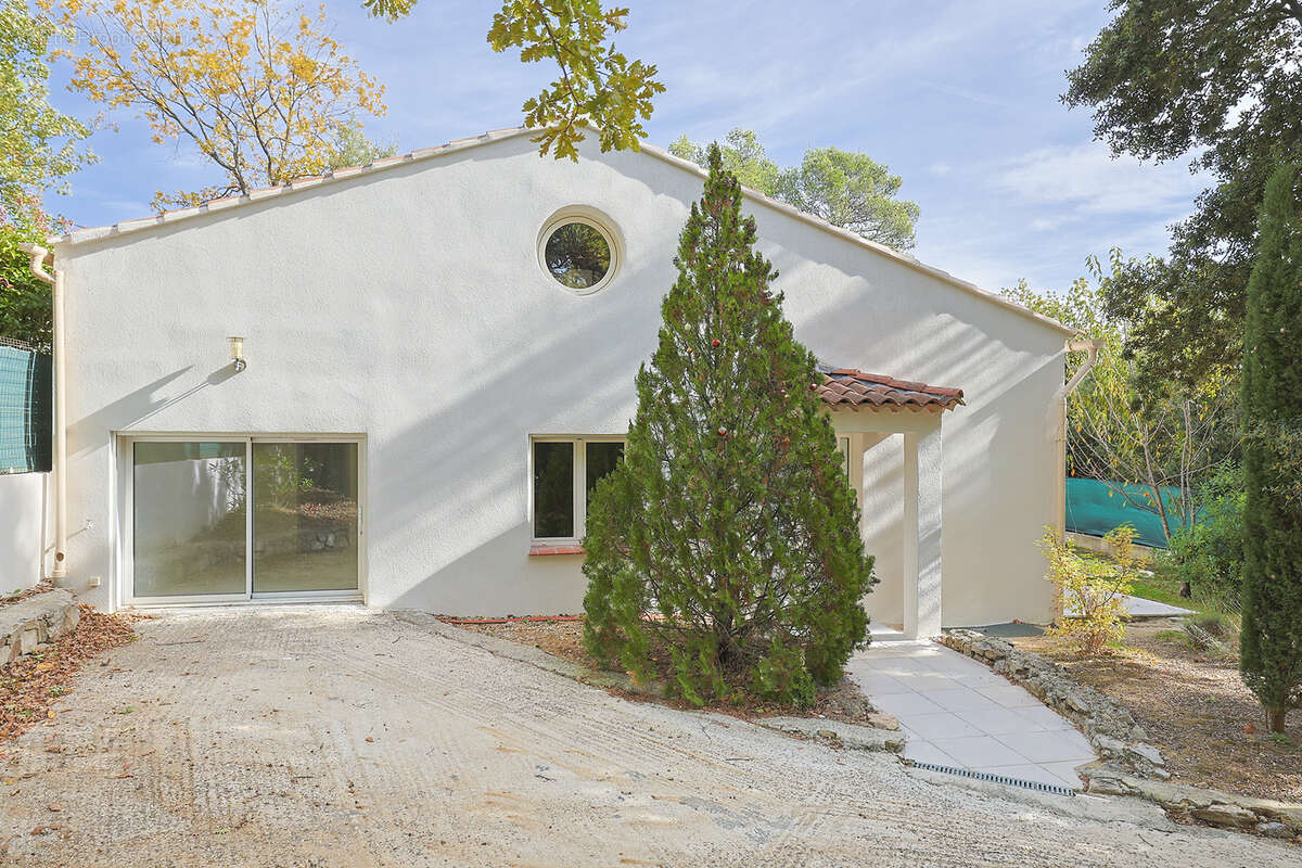 Maison à LA ROQUEBRUSSANNE