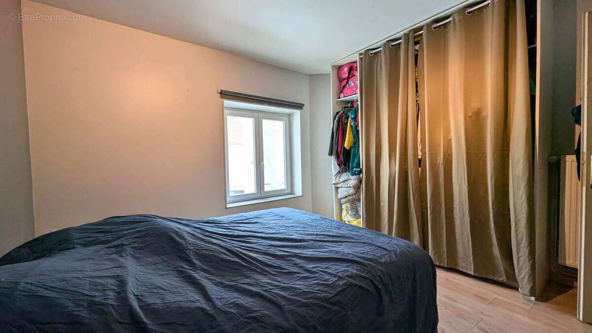 Maison à VILLECEY-SUR-MAD