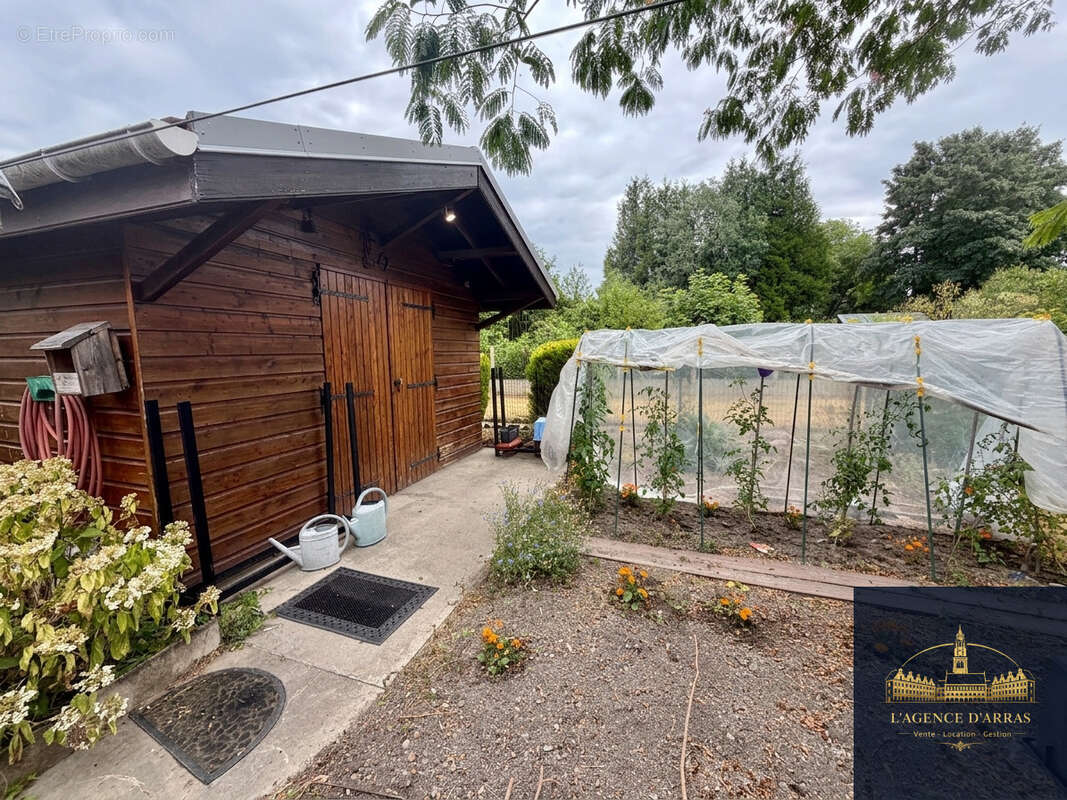NOUVEAUTÉ- Maison familiale arrière gare- Volumes, Luminosité et beau Jardin - photo 12