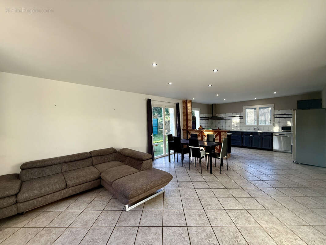 Maison à LE CASTERA