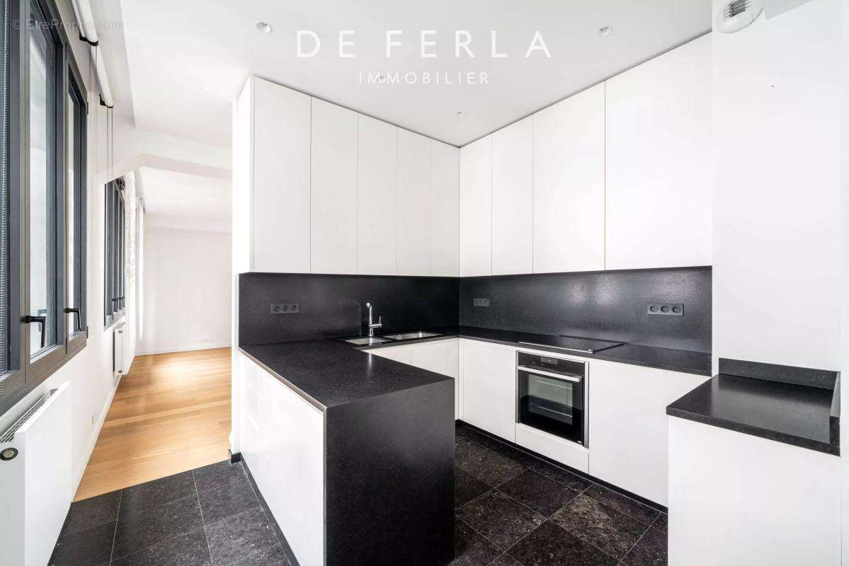 Appartement à PARIS-7E