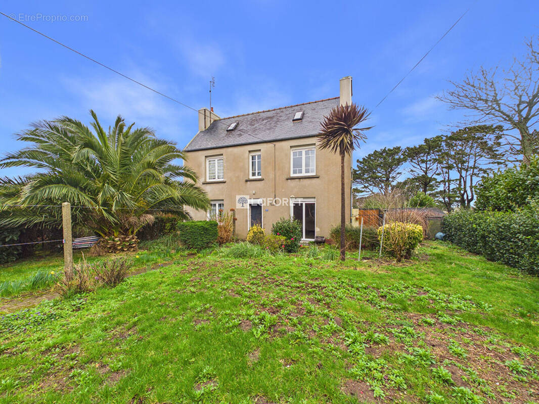 Maison à POULDREUZIC