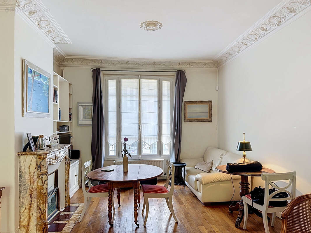 Maison à PARIS-17E