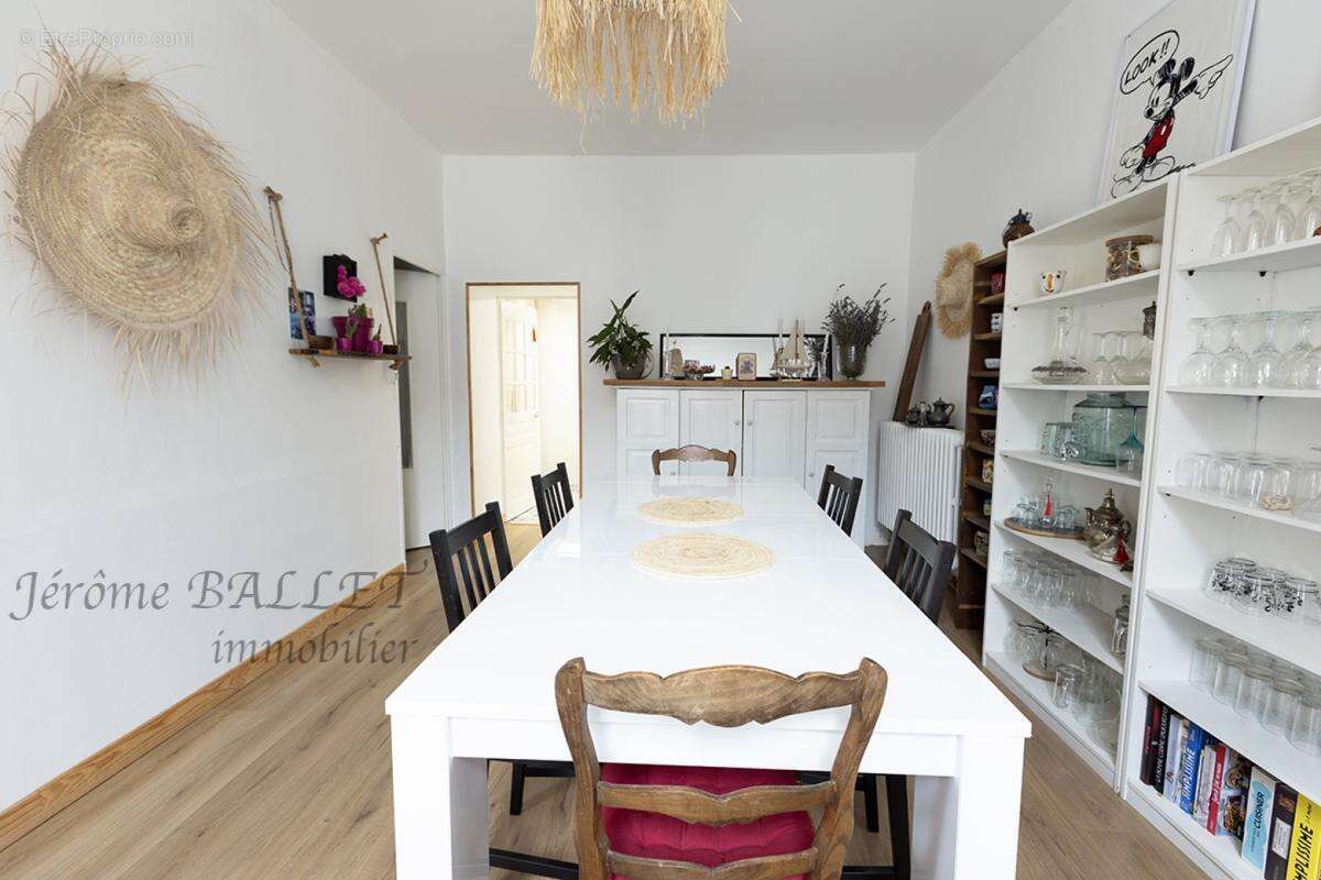 Maison 241 m² à Carmaux  - photo 6