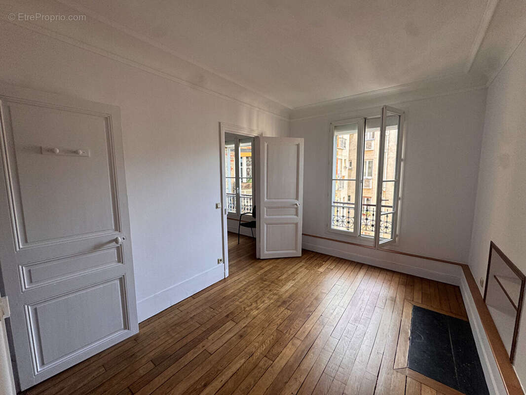 Appartement à PARIS-19E