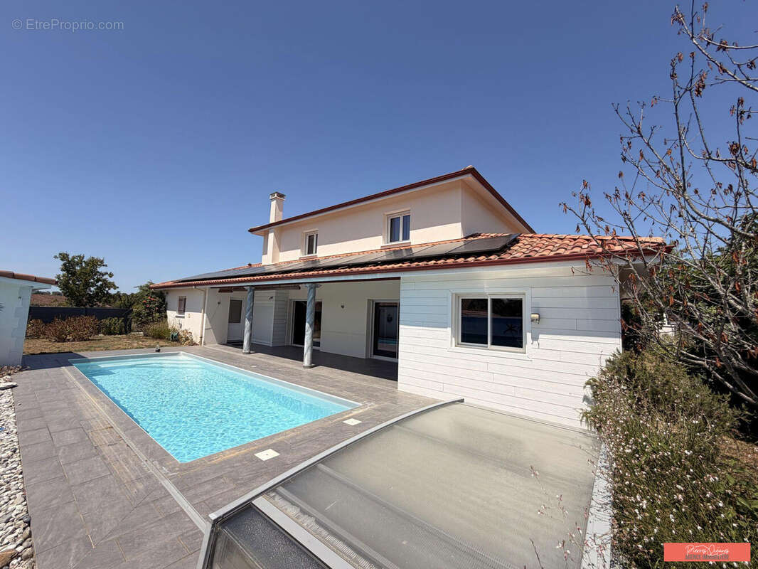 Maison 202 m² à Sainte-Marie-De-Gosse  - photo 3