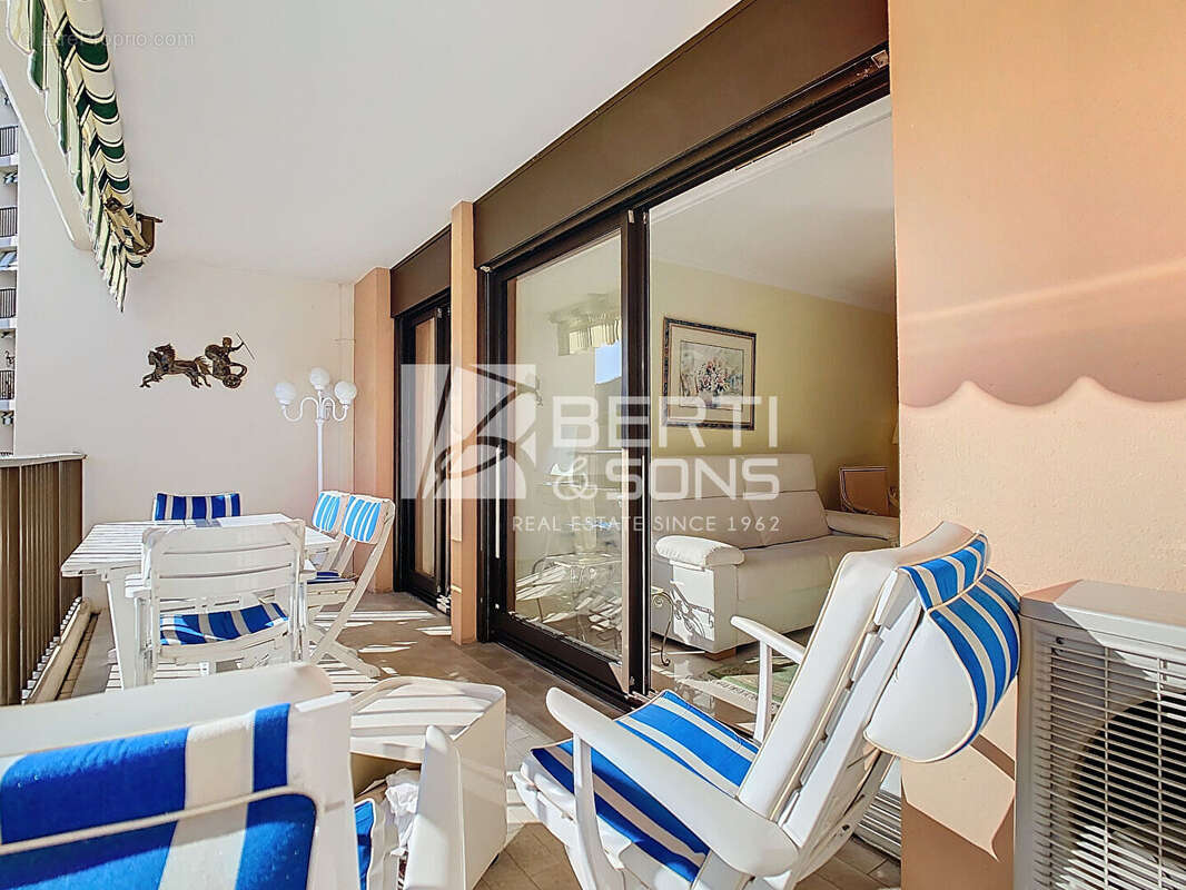 Appartement à MANDELIEU-LA-NAPOULE