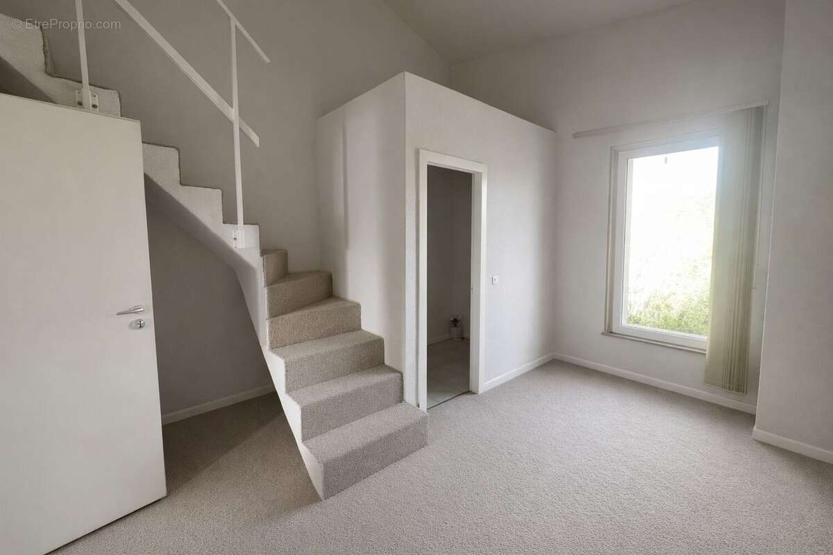 Commerce à BESSE-SUR-ISSOLE