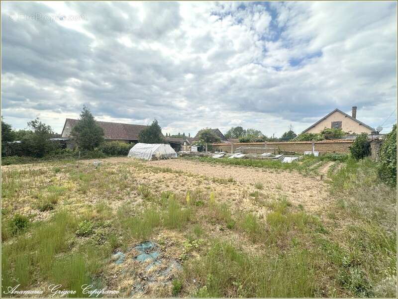 Terrain à COURVILLE-SUR-EURE