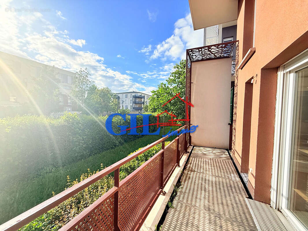 Appartement à MOISSY-CRAMAYEL