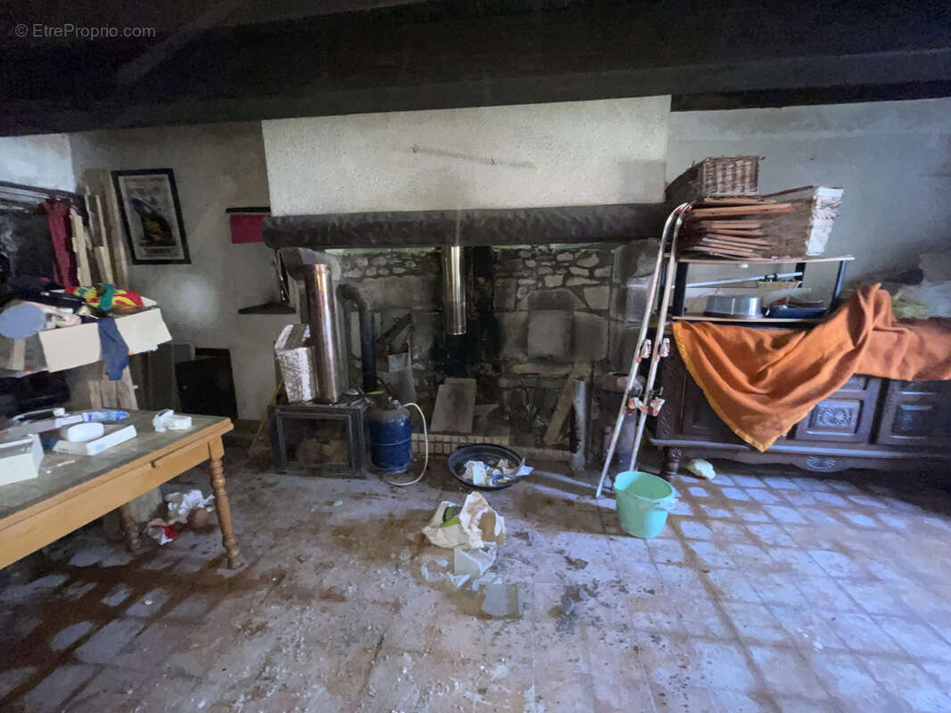 Maison à LAQUEUILLE