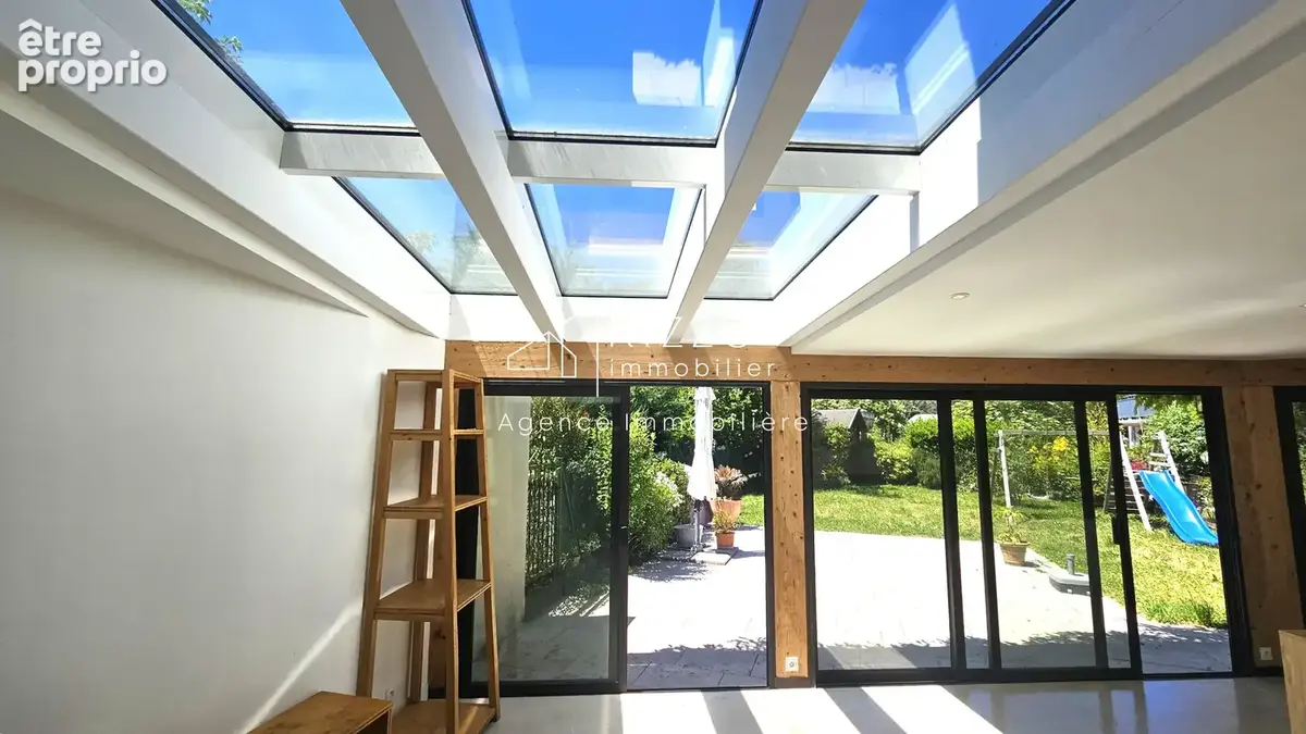 Divonne, duplex en RDJ de 225m2 de type 6 dans ferme Gessienne rénovée - photo 3