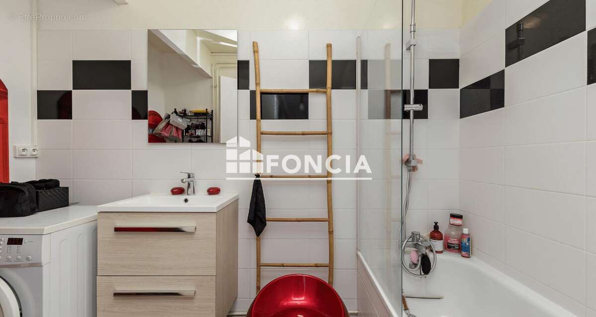 Appartement à SAINT-ETIENNE-DU-ROUVRAY