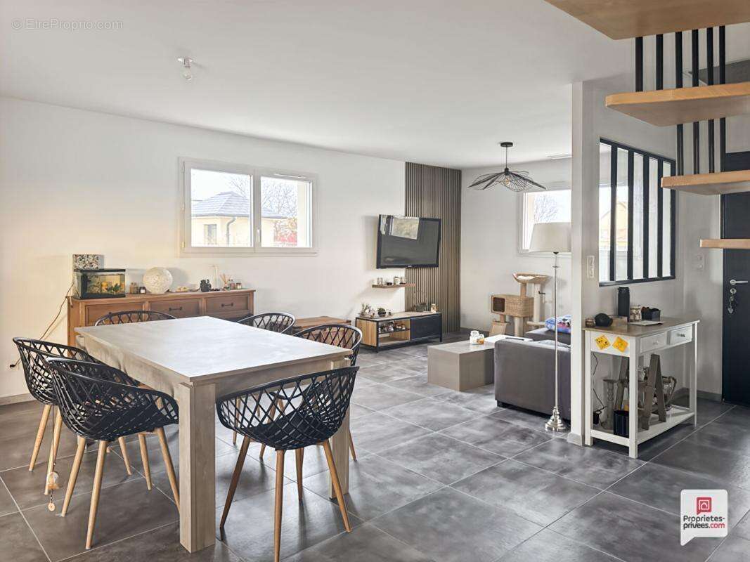 Maison à LA CHAPELLE-D'ALIGNE