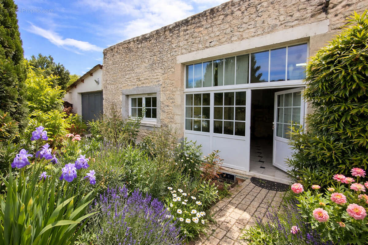 Maison à SAINTE-SOULLE