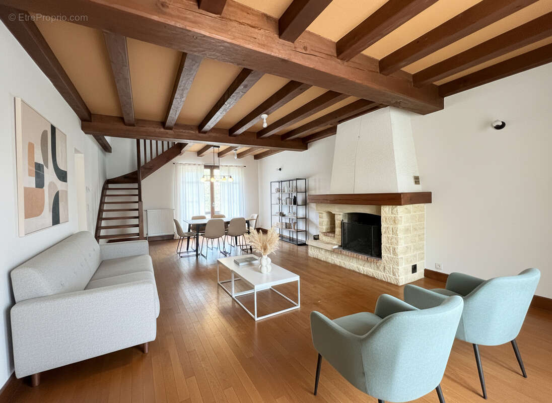 Maison à SAINT-YRIEIX-SUR-CHARENTE