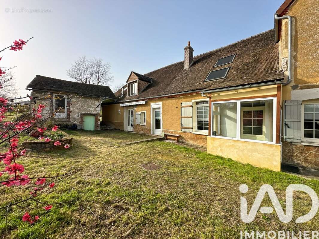 Maison 188 m² à Lailly  - photo 2