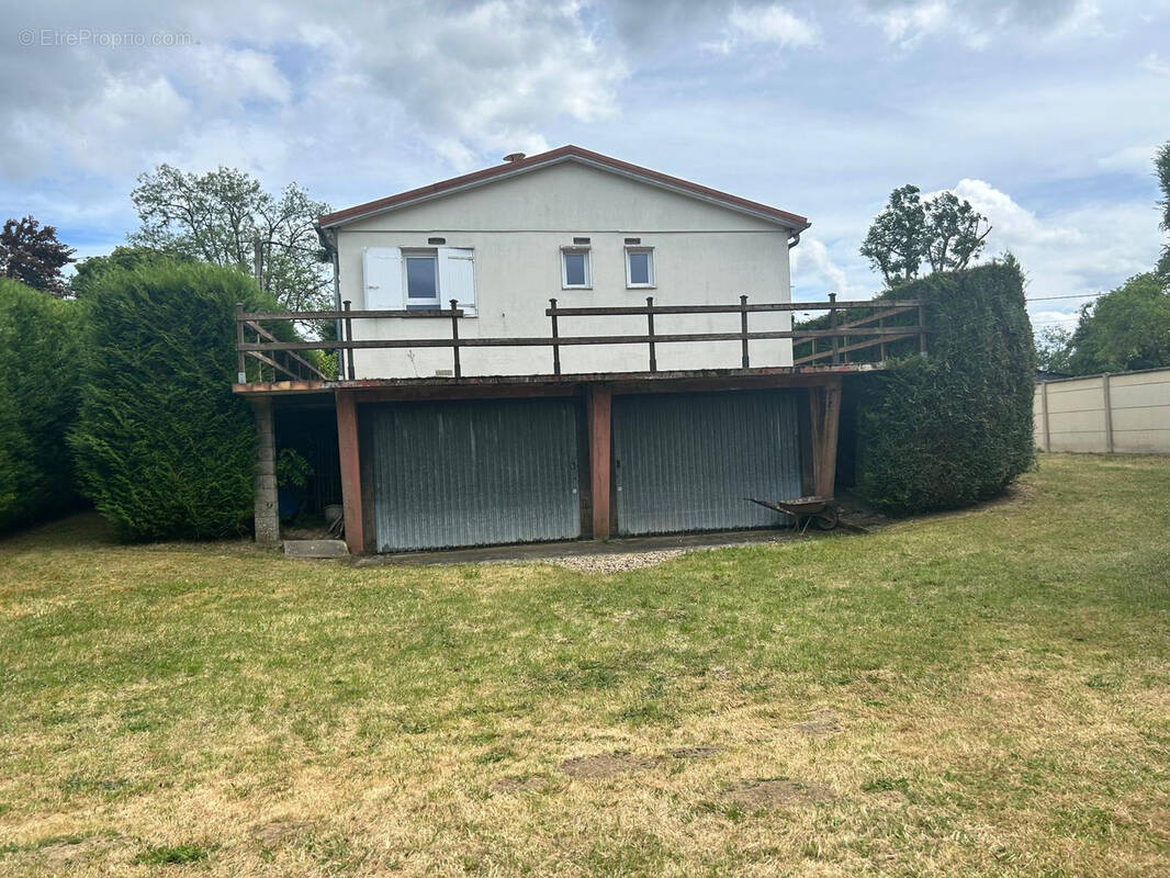 Maison à BENNECOURT
