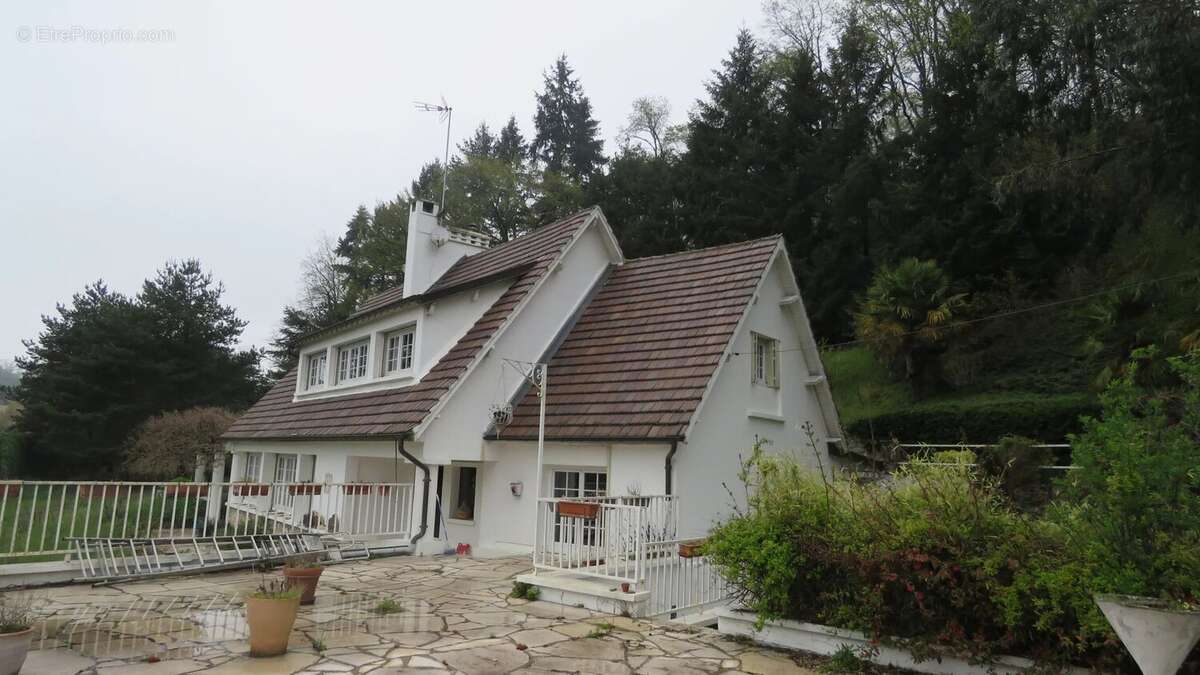 Maison à DROUE-SUR-DROUETTE