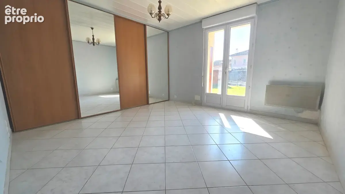 T4 en rez-de-jardin avec jardin privatif, stationnement et garage - photo 9