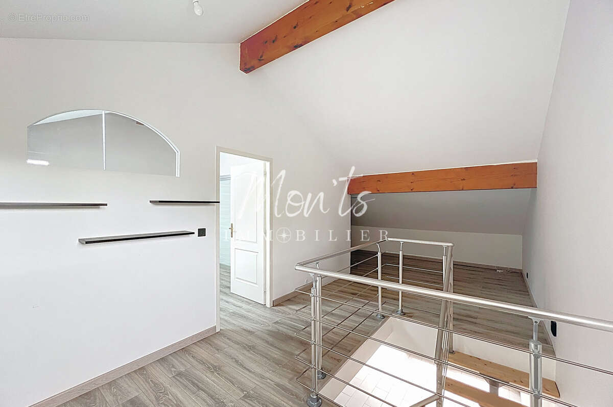 Appartement à VIRY