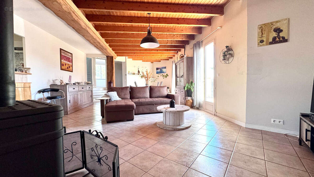 Maison type 4/5 Campagne Rochelaise 131 m2 hab + Grand garage - photo 9