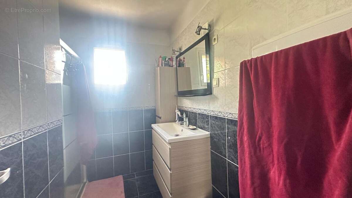 Photo 9 - Appartement à CHATEAUNEUF-LES-MARTIGUES