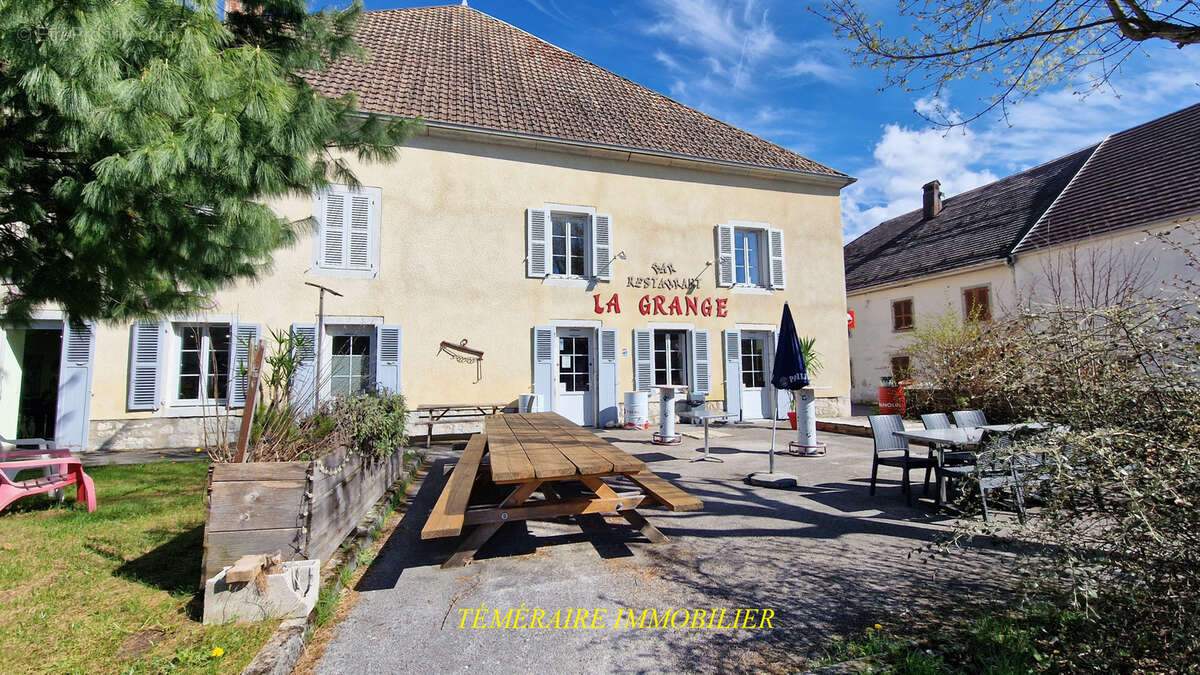 Commerce à SIROD