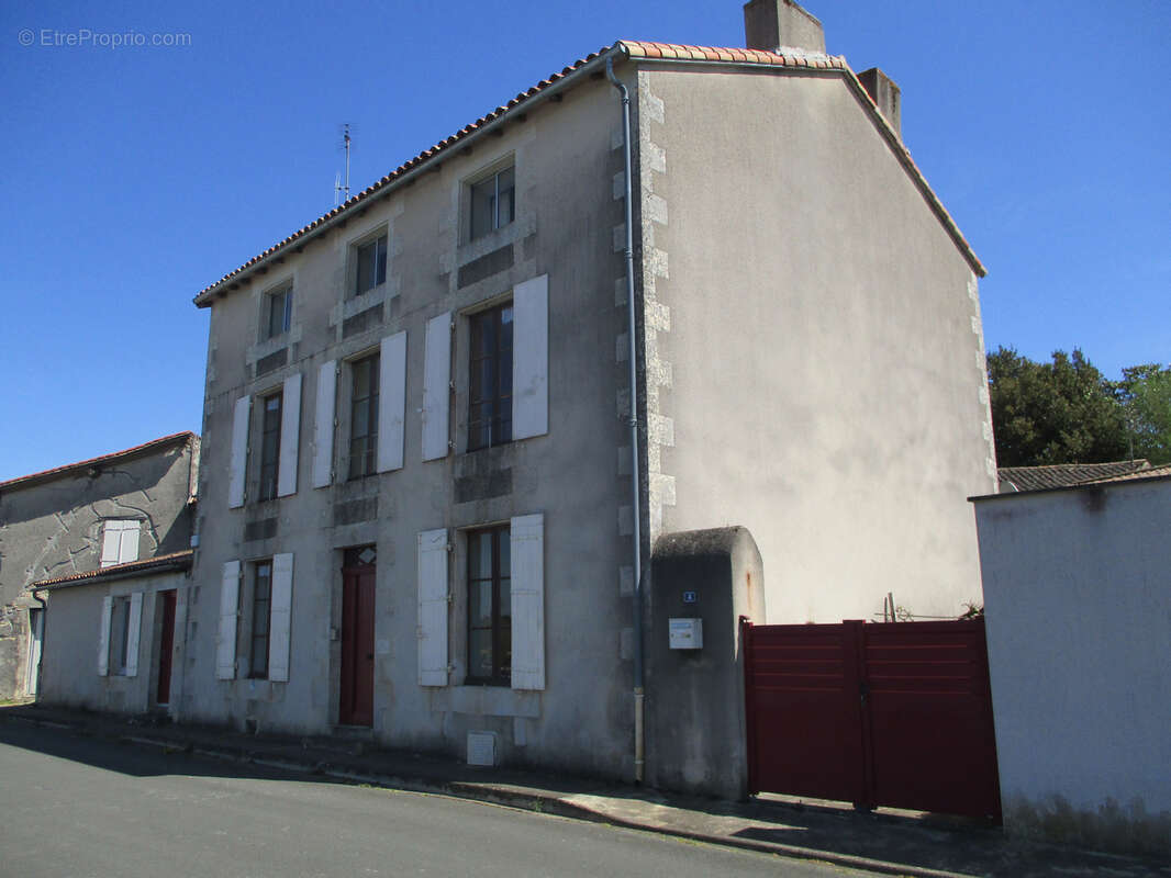 Maison à CEAUX-EN-COUHE