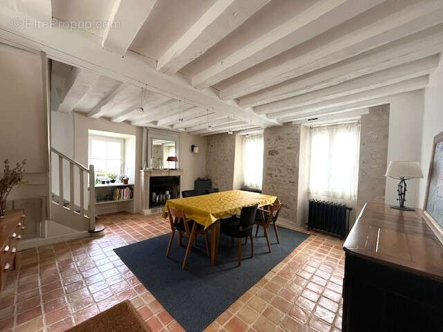 Maison à CRESPIERES