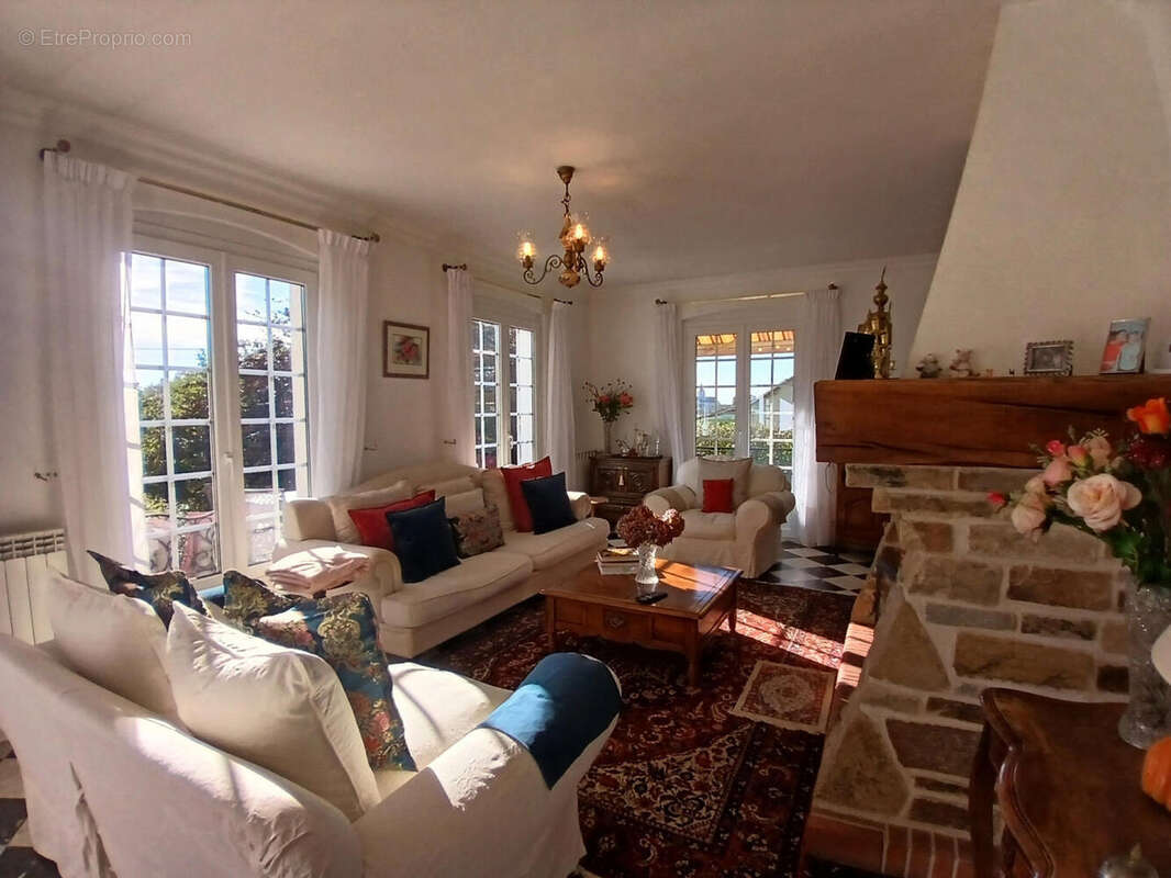 Magnifique Périgourdine de 4 chambres, offrant une vue imprenable sur la campagne. - photo 2