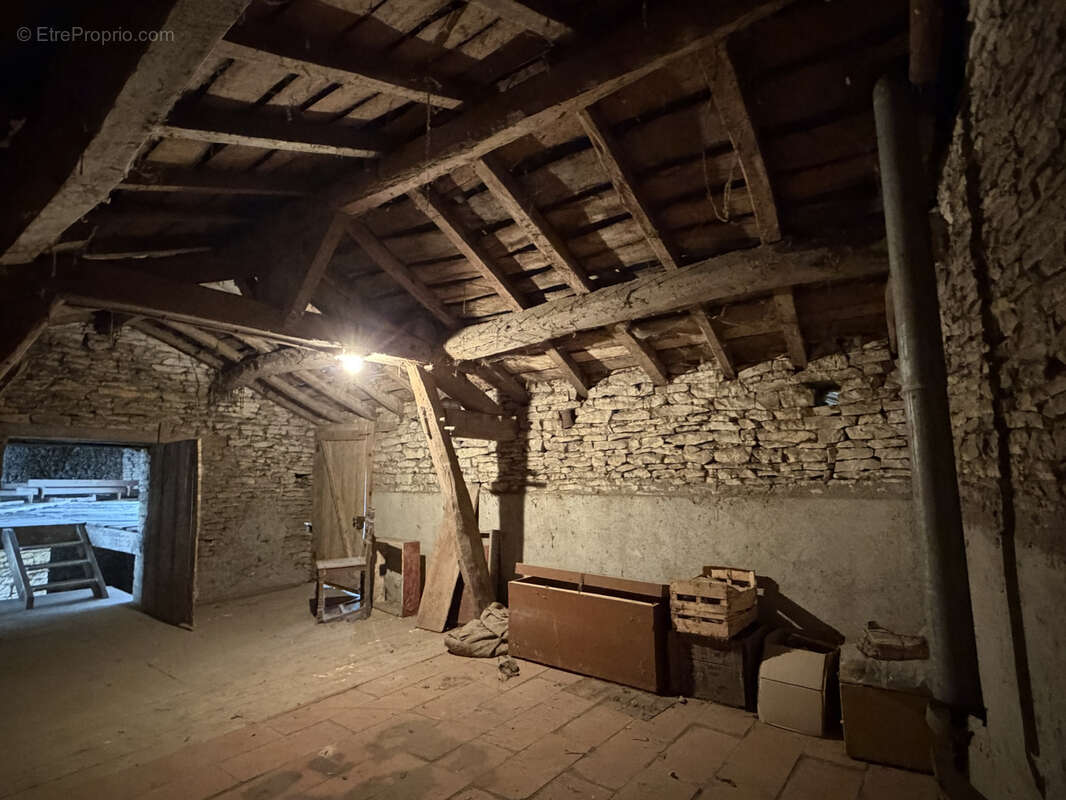 Maison à SAINT-JEAN-DE-SAUVES