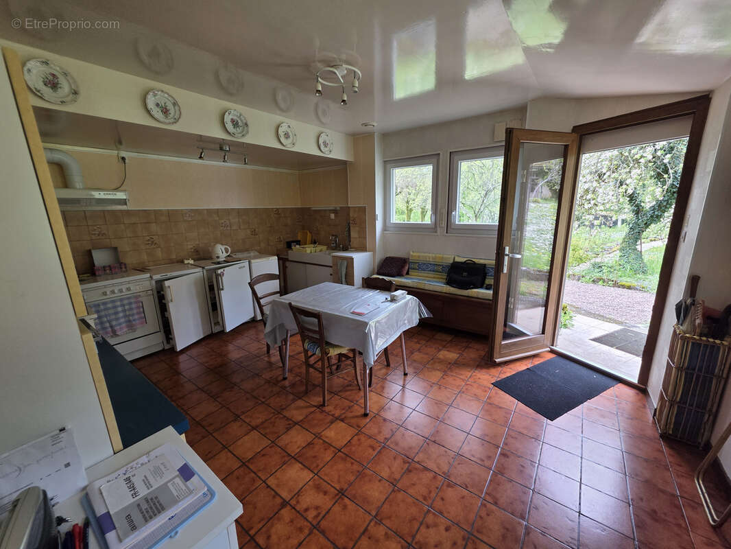 Maison à NEUFCHATEAU