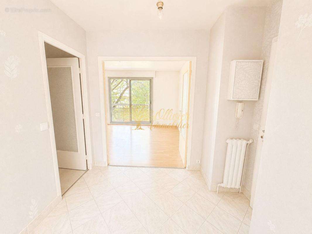 Appartement à SAINT-MAUR-DES-FOSSES
