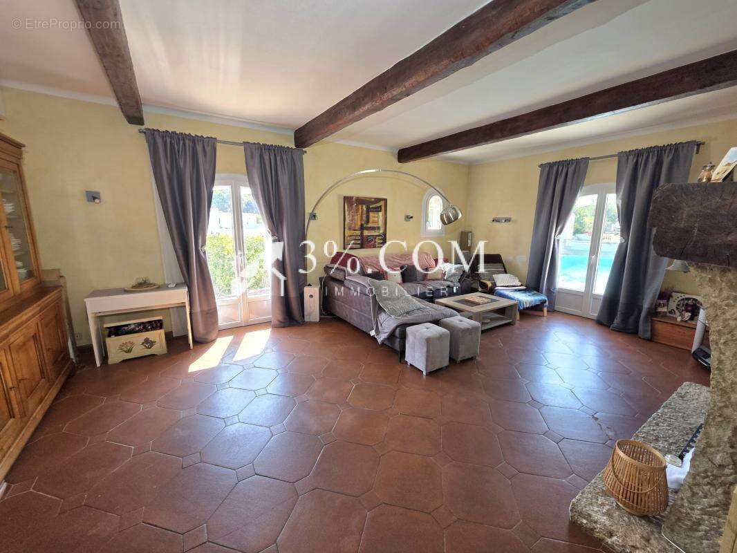 Villa sur grand terrain à la Tour de Mare - photo 7