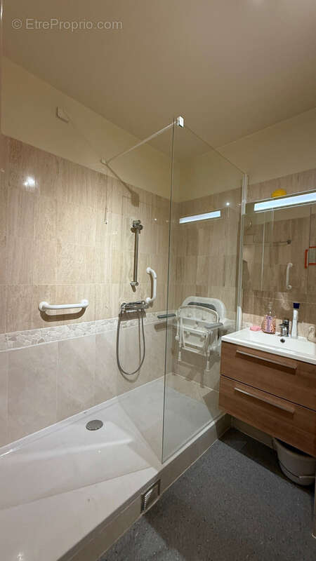 Appartement à LEVALLOIS-PERRET