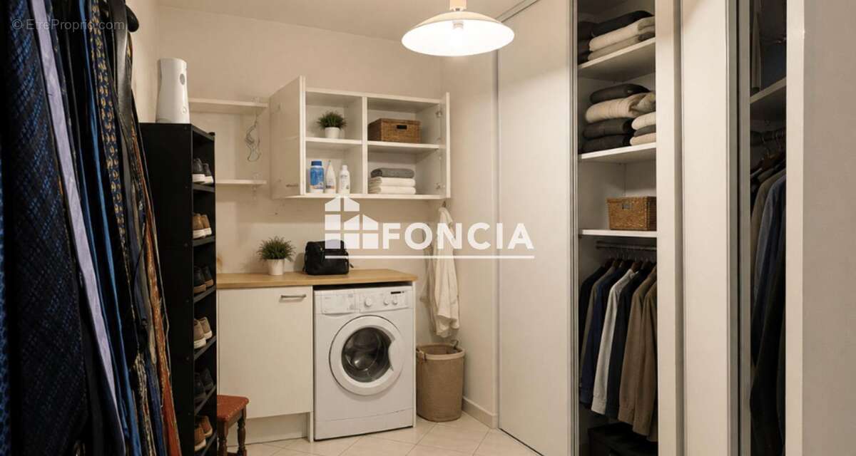 ORANGE - À VENDRE – Superbe appartement T4 de 118 m² avec terrasse, garage, parking et cave - photo 7
