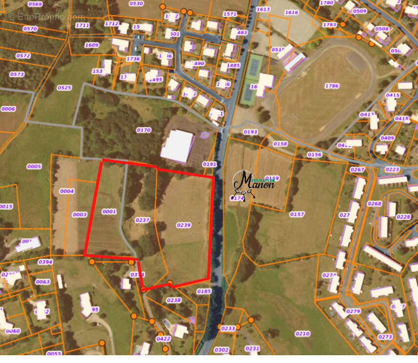 Terrain à BESSINES-SUR-GARTEMPE