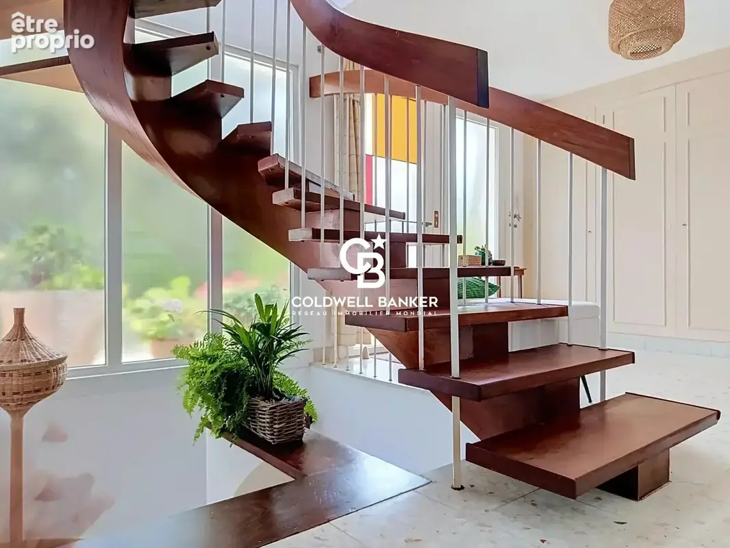 Maison d’architecte 1969 à toit plat avec piscine et appartement indépendant – Saintes, commerces à pied - photo 15