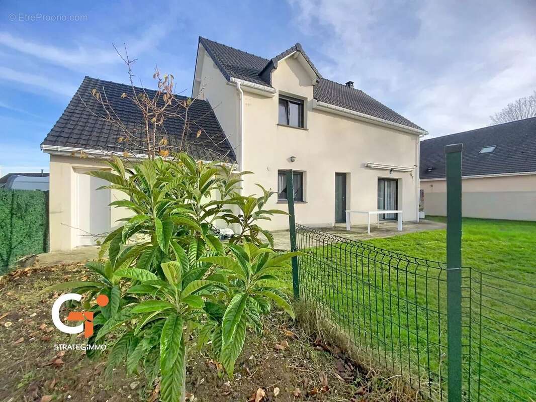 Maison à SAINT-ETIENNE-DU-ROUVRAY