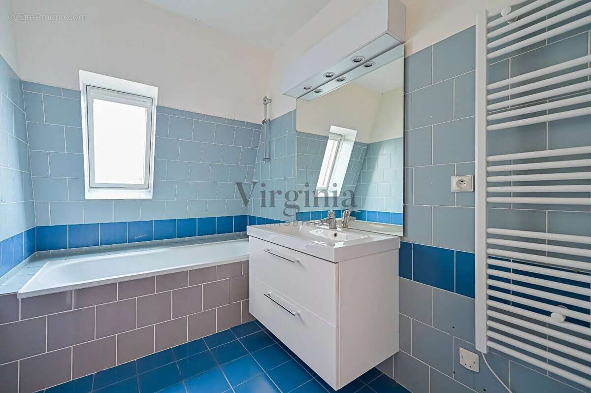 Appartement à CHARENTON-LE-PONT