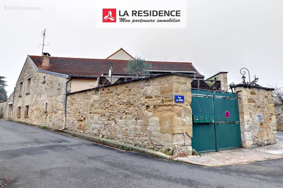 Maison à JOUY-LE-MOUTIER