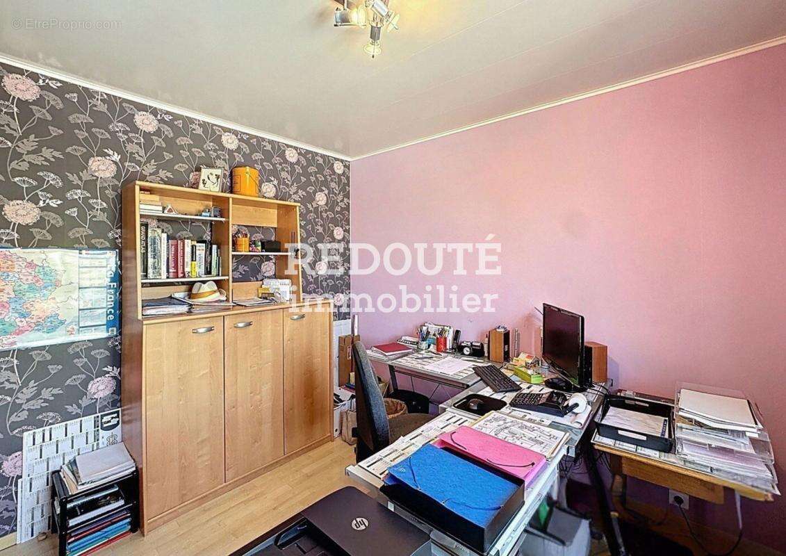 Maison à LA NEUVILLE-AUX-LARRIS